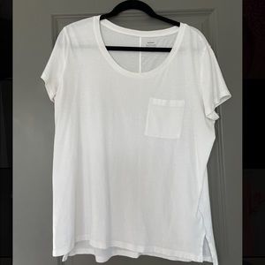 Old Navy White Boyfriend Tee size M